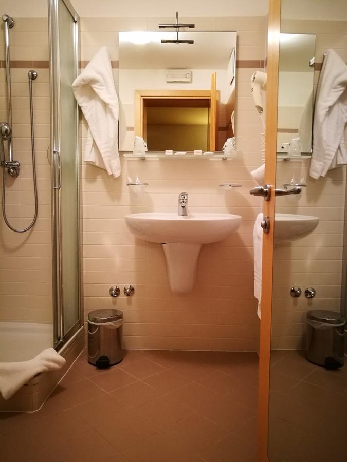 Hotel Capri Ponte nellʼAlpi Εξωτερικό φωτογραφία